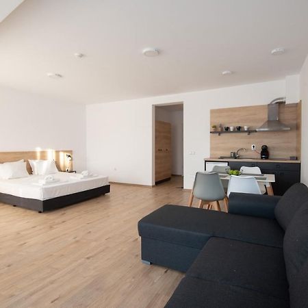 Aparthotel Primorsko Ngoại thất bức ảnh