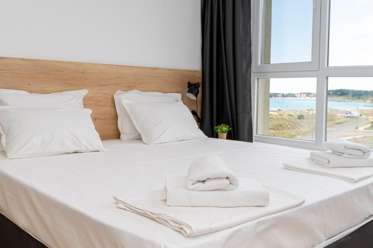 Aparthotel Primorsko Ngoại thất bức ảnh