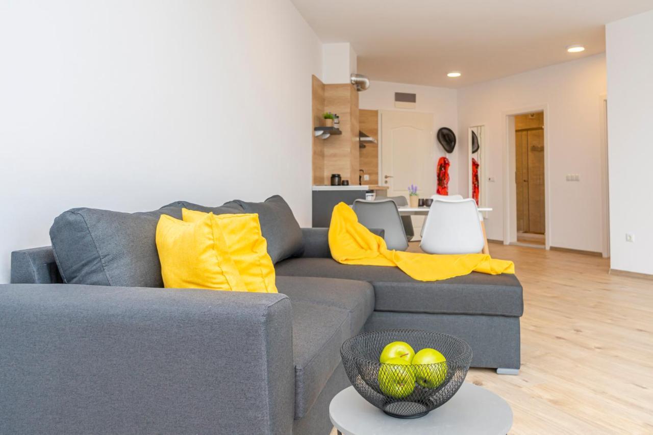 Aparthotel Primorsko Ngoại thất bức ảnh