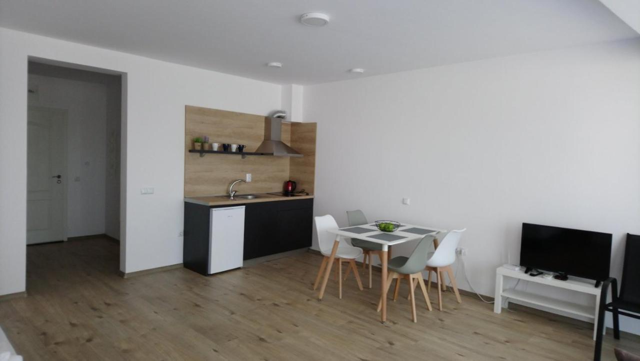 Aparthotel Primorsko Ngoại thất bức ảnh
