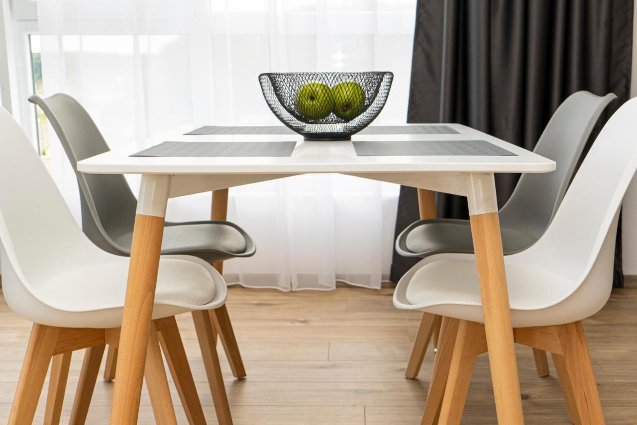 Aparthotel Primorsko Ngoại thất bức ảnh