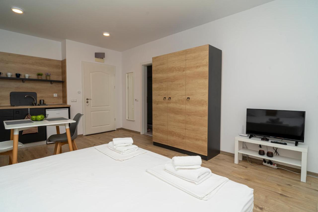 Aparthotel Primorsko Ngoại thất bức ảnh