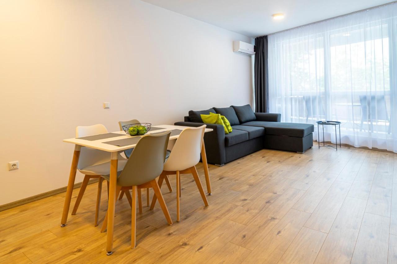Aparthotel Primorsko Ngoại thất bức ảnh