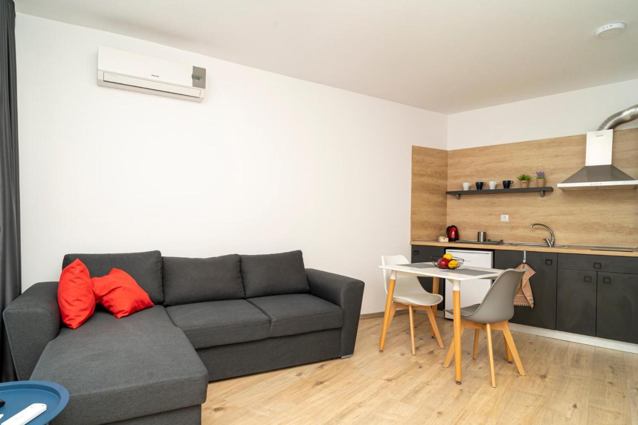 Aparthotel Primorsko Ngoại thất bức ảnh
