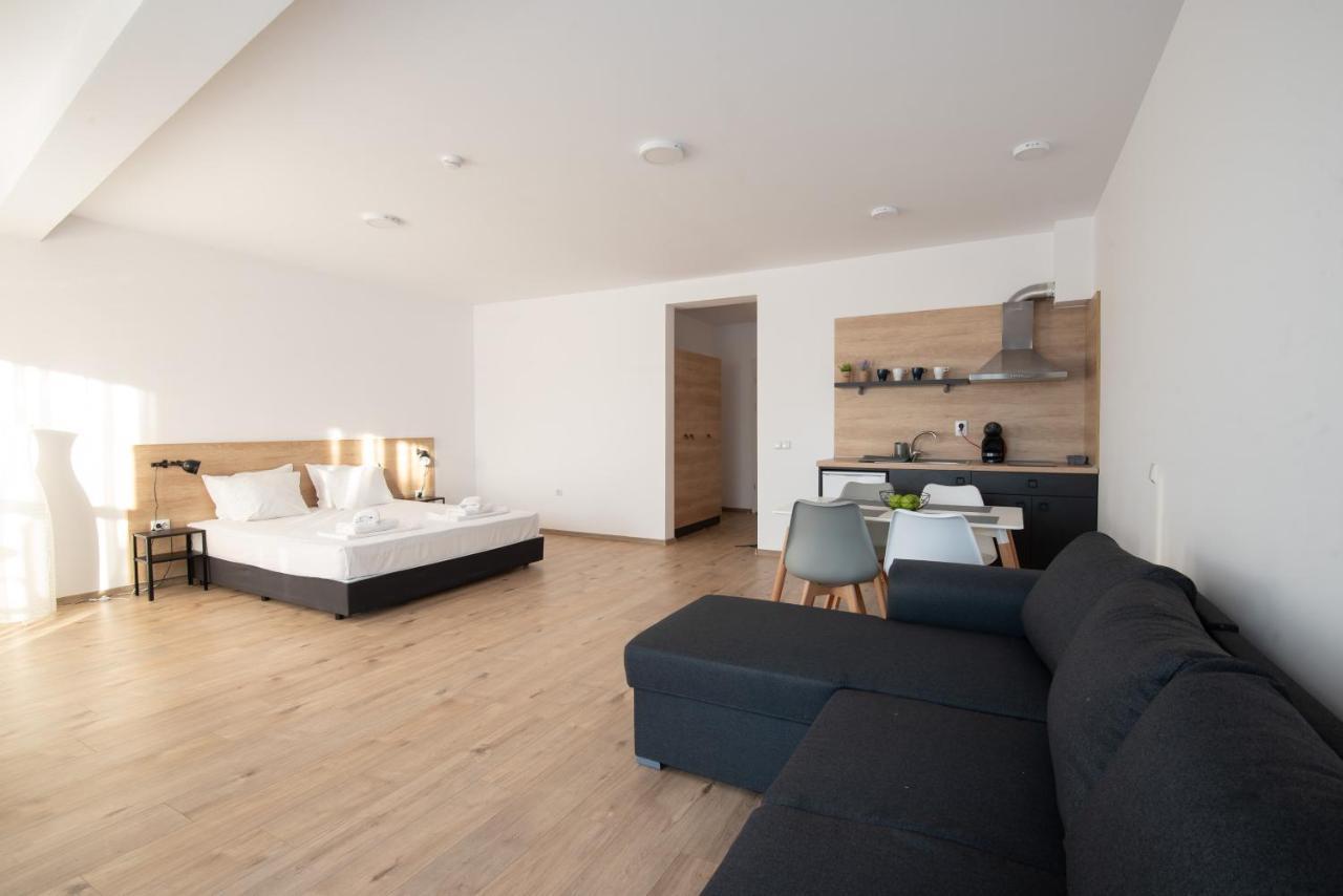 Aparthotel Primorsko Ngoại thất bức ảnh